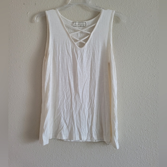 Sinuous Sleeveless Top - Picture 1 of 3